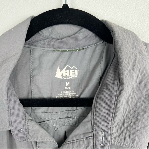 REI Mens Short Sleeve Outdoor Nylon Button up‎ Gray Sz M - Picture 3 of 6